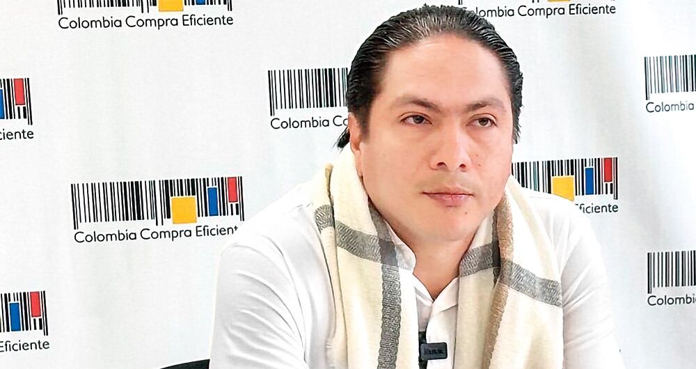  Stalin Ballesteros, exdirector de Colombia Compra Eficiente, dejó el cargo tras las denuncias de Day Vásquez, expareja de Nicolás Petro. No obstante, adujo temas personales. 