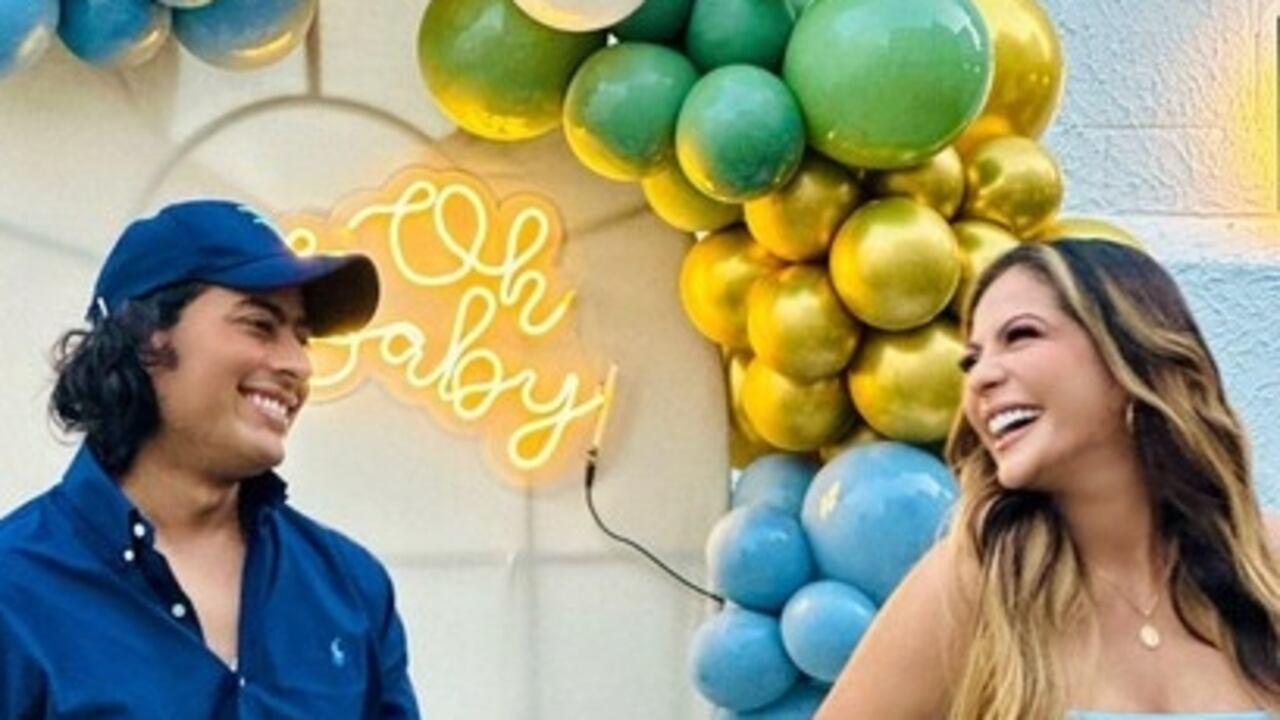 Laura Ojeda y Nicolás Petro en la revelación del sexo de su bebé (Instagram: @lauraojedae).