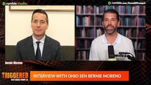 Senador republicano Bernie Moreno en entrevista con Donald Trump Jr.