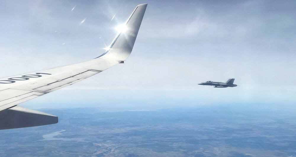 Las autoridades militares aéreas de ese país escoltaron al presidente Petro.