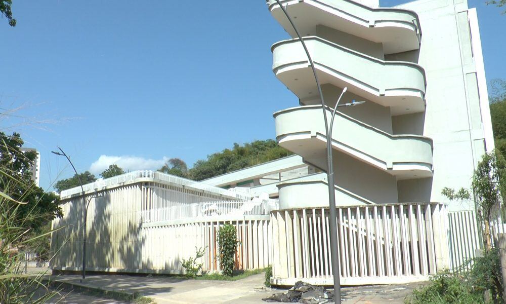 El adulto mayor caminaba por inmediaciones del Megacolegio Río Frío.