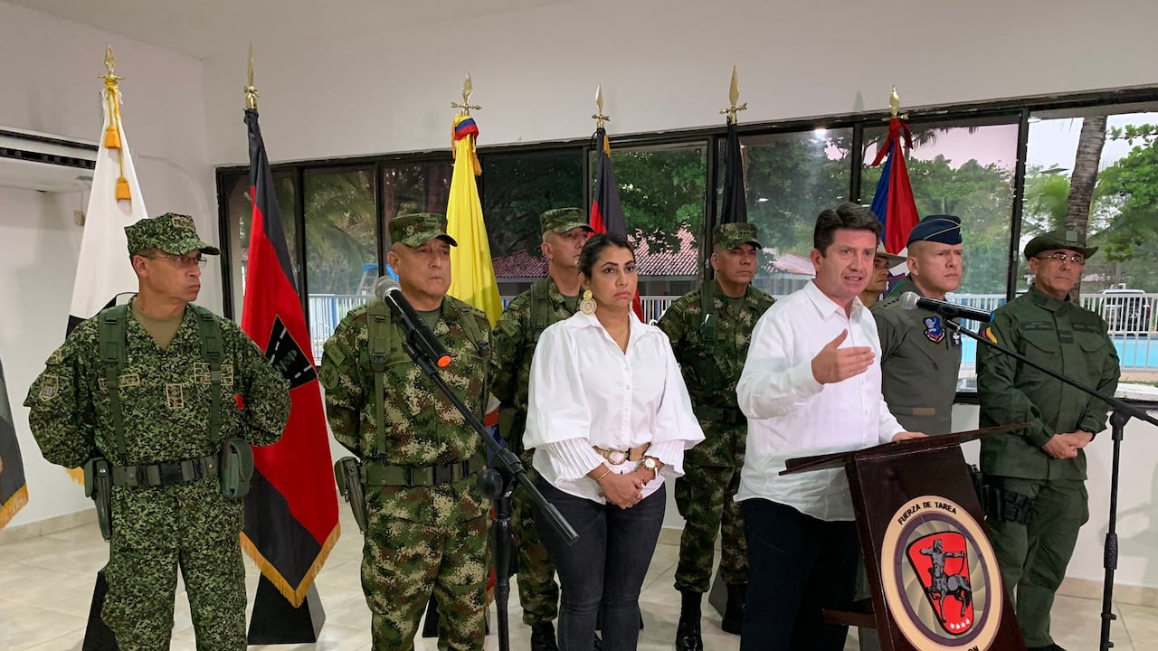 El ministro de Defensa, Diego Molano, en cabeza de la cúpula militar anunció la neutralización de alias 'Chúcula".