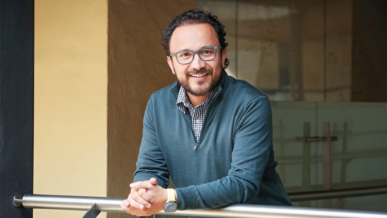 Javier Cuéllar Director de Crédito Público