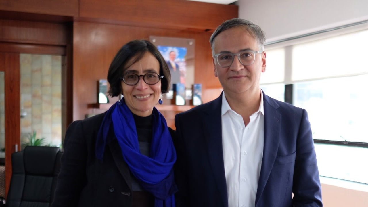 La ministra de Ambiente, Susana Muhamad, y Ramón Villamizar, secretario general del Ministerio de Ambiente.