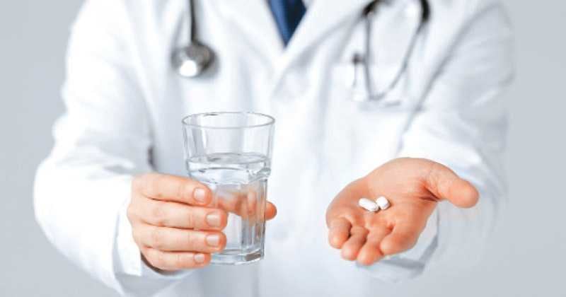 Analgésicos como el acetaminofén ayudan al dolor de cabeza hormonal. 