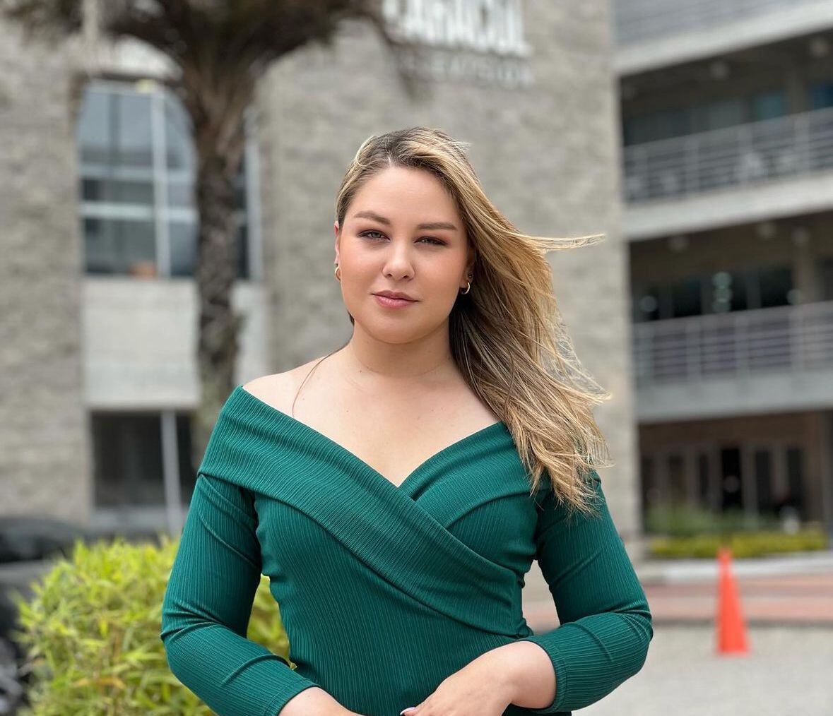Tatiana Sanabria, periodista del Canal Caracol, se hizo viral en TikTok al contar su historia.