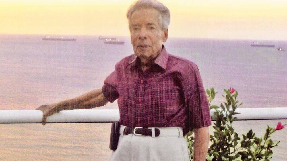 Don Héctor Díaz Beltrán se radicó desde principios de los cincuenta en el Caribe y se enamoró de Santa Marta, donde construyó el Hotel Irotama.