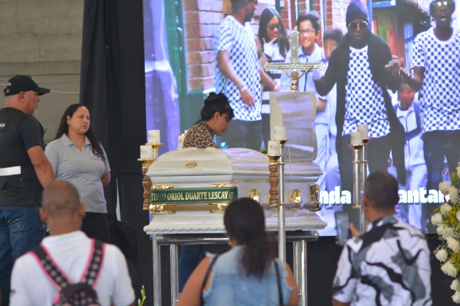 Funeral del músico cubano Tirso Duarte en el coliseo María Isabel Urrutia de Cali.