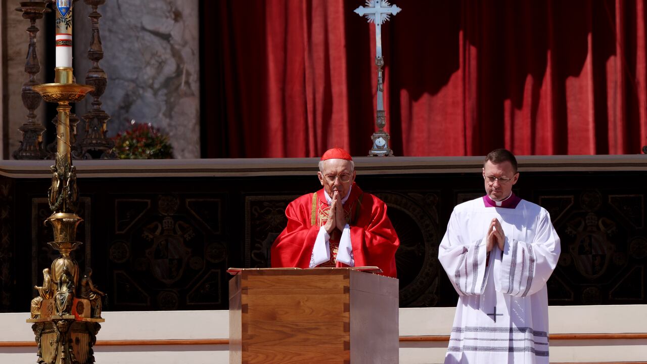 Miles de fieles acompañaron el último adiós del santo padre en la Ciudad del Vaticano.