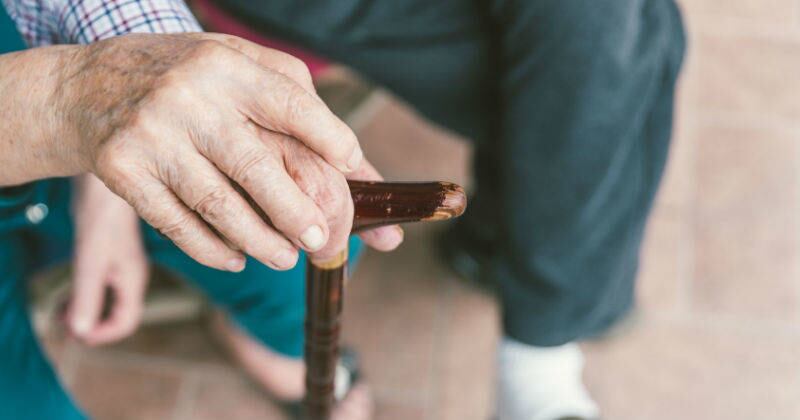 La enfermedad de Parkinson normalmente empieza a presentarse después de los 60 años. 123RF-Fabio Formaggio