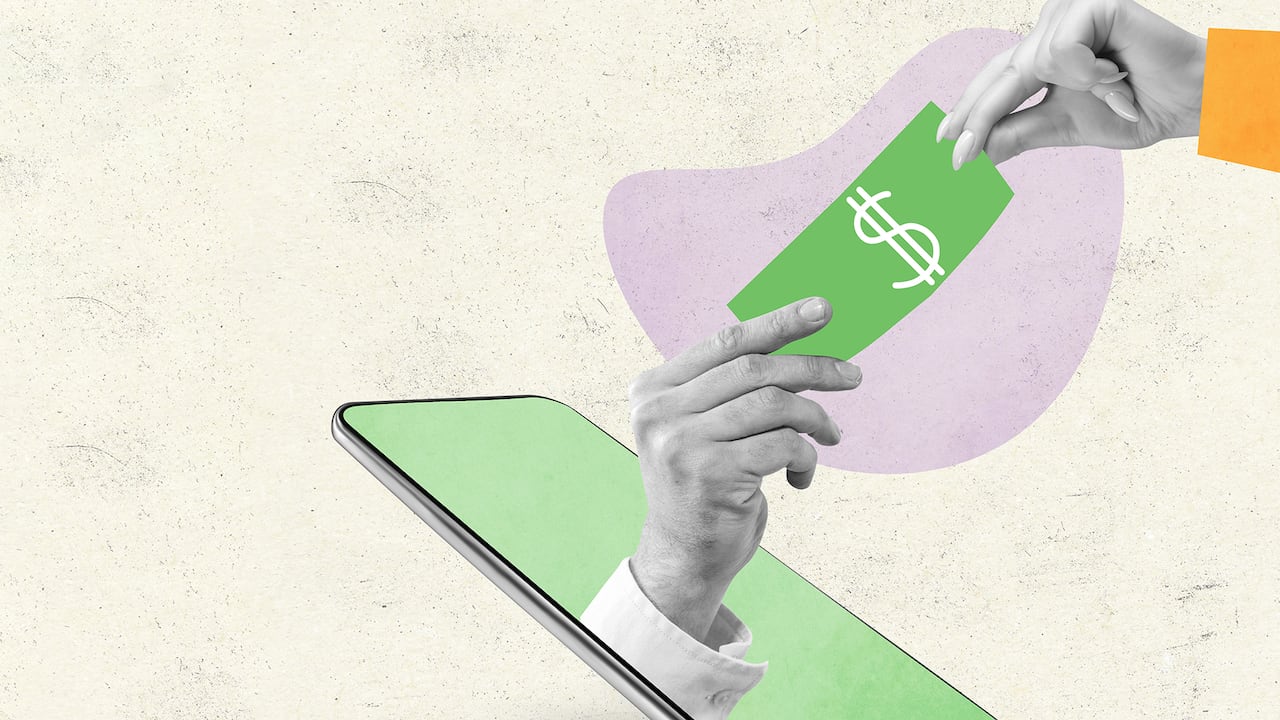 Los colombianos cuentan con la opción de recibir dinero desde el exterior de la familia o de un amigo .