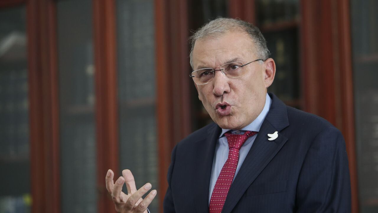 El presidente del senado Roy Barreras, le hizo un llamado a los senadores de partidos de oposición, para que no se ausenten de la votación de la ponencia del PND.