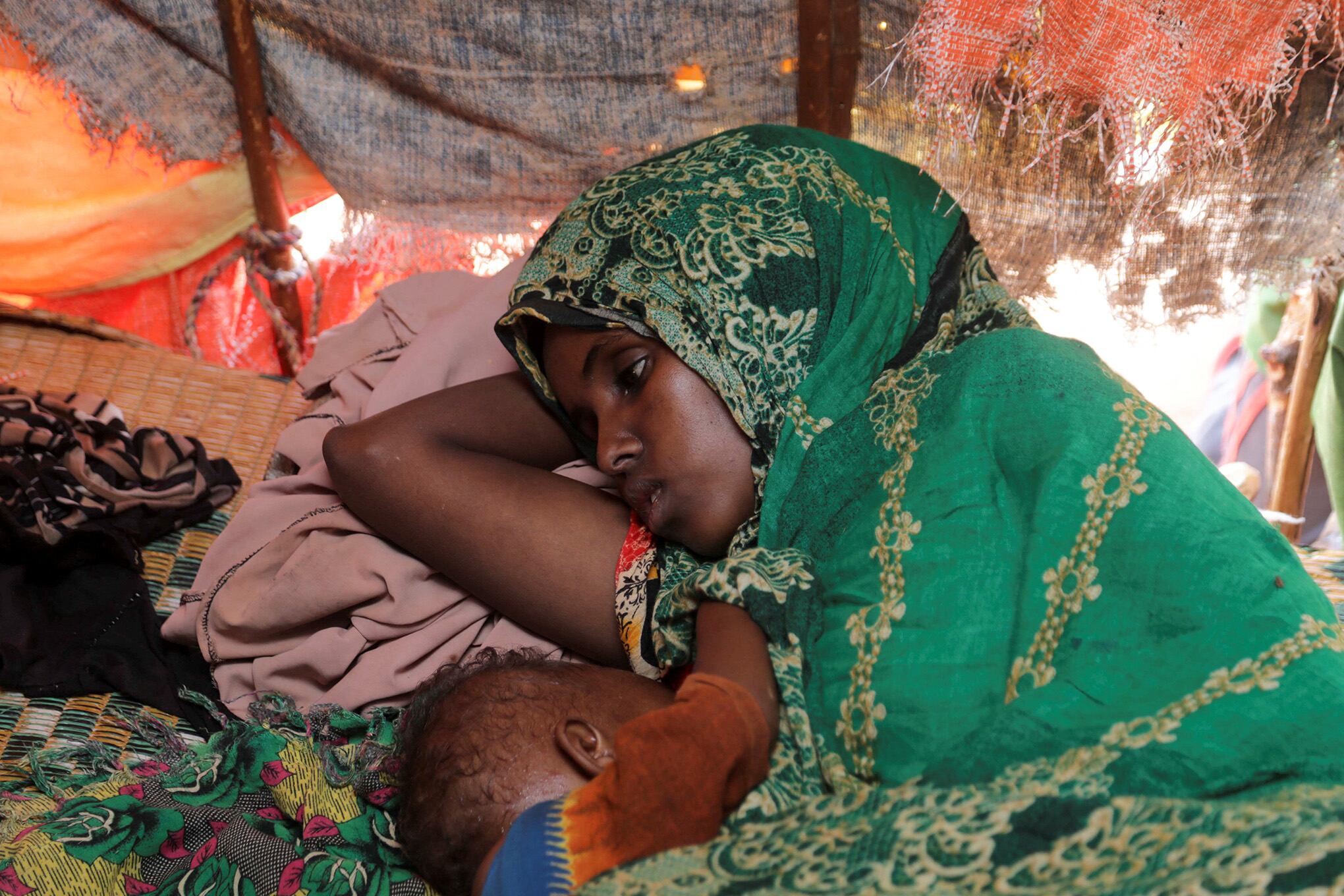 En imágenes : Mientras crece el hambre en Somalia, los bebés comienzan a morir