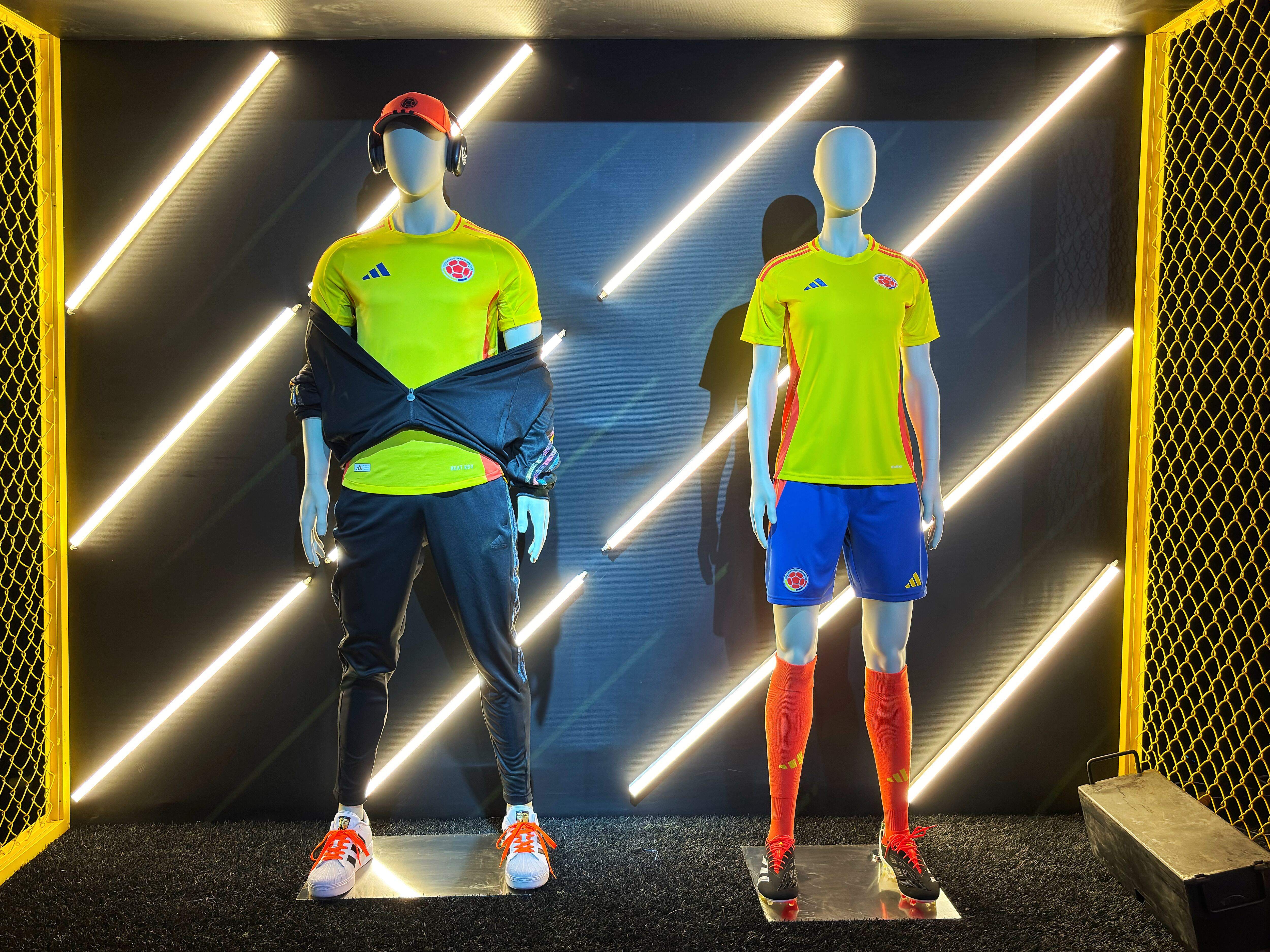 Lanzamiento camiseta selección Colombia América
Adidas