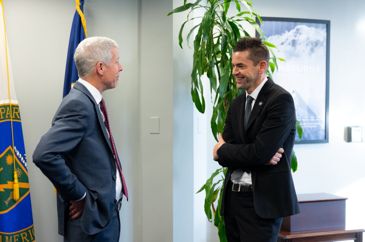 Una reunión entre Jared Isaacman y Chris Wright marcó avances en la cooperación entre la NASA y el Departamento de Energía.