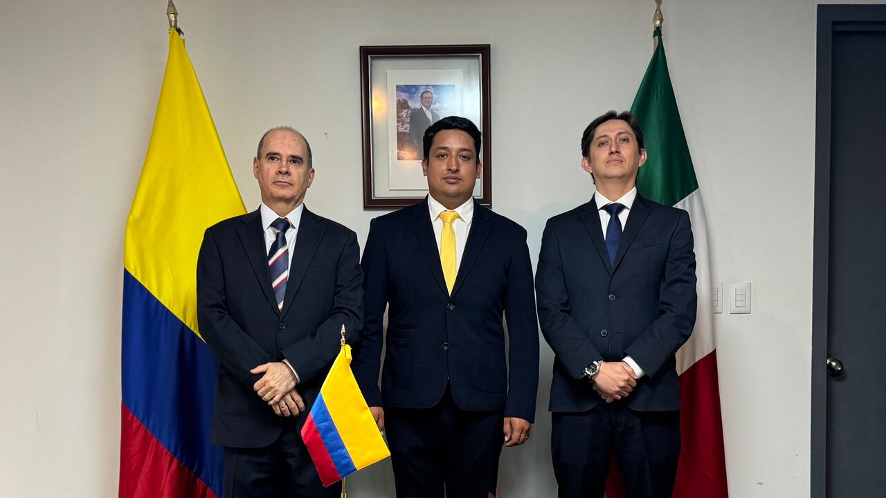 Andrés Hernández, cónsul en Cuidad de México.