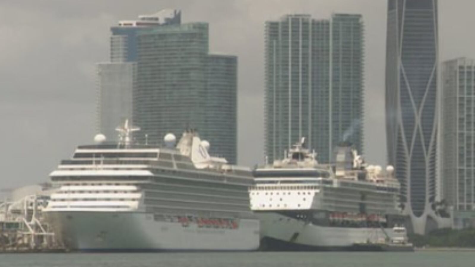 Pasajeros y tripulación del Seven Seas Mariner reciben atención médica a bordo tras brote gastrointestinal.