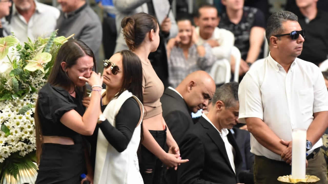 Daniela y Catalina, homenaje a Darío Gómez.