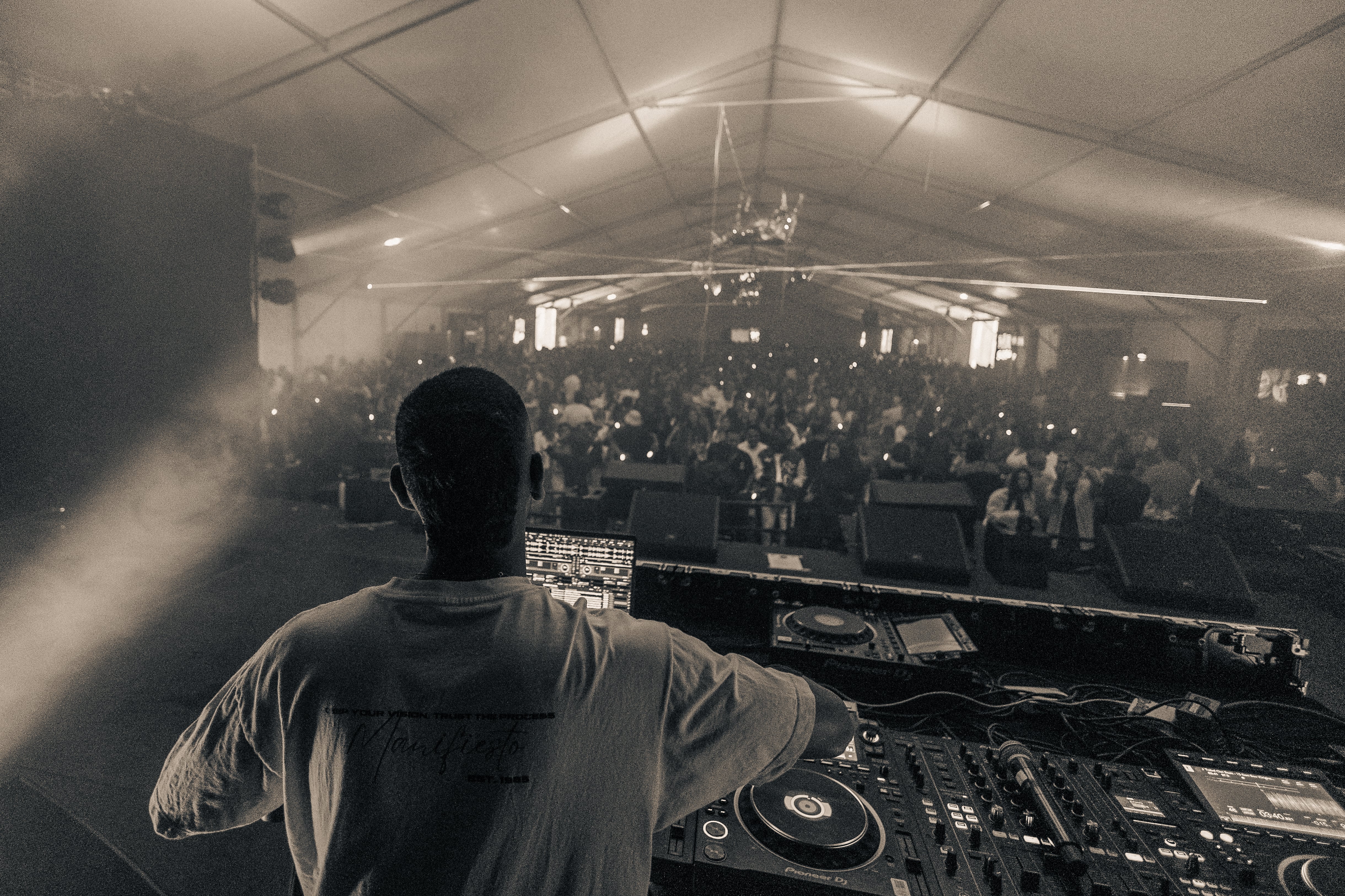 Trébol Clan, Agudelo 888 y varios Djs invitados fueron los encargados de revivir las canciones más clásicas del reguetón.