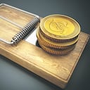 El precio de las criptomonedas es muy volátil, así como suben rápido de precio, bajan. Por eso siempre se debe dudar de proyectos cripto que prometan ganancias fijas.