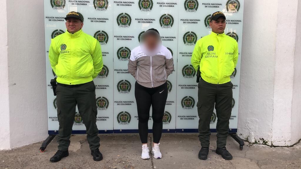 La mujer se encargaba de marcar a las víctimas.