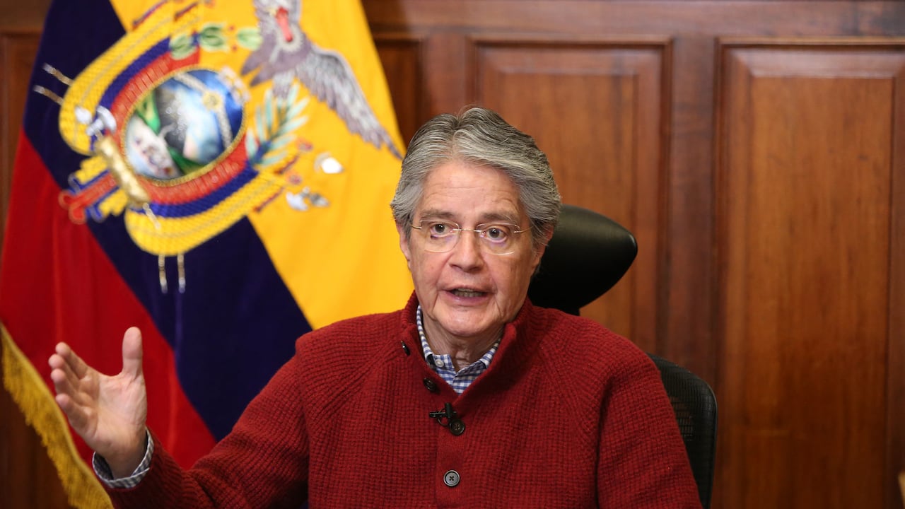 El presidente de Ecuador, Guillermo Lasso, ha tenido que cambiar su gabinete de ministros luego de varias renuncias. Foto: AFP.