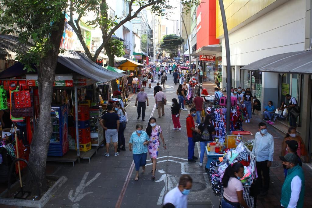 Ochos años llevan trabajando en el centro de Bucaramanga.