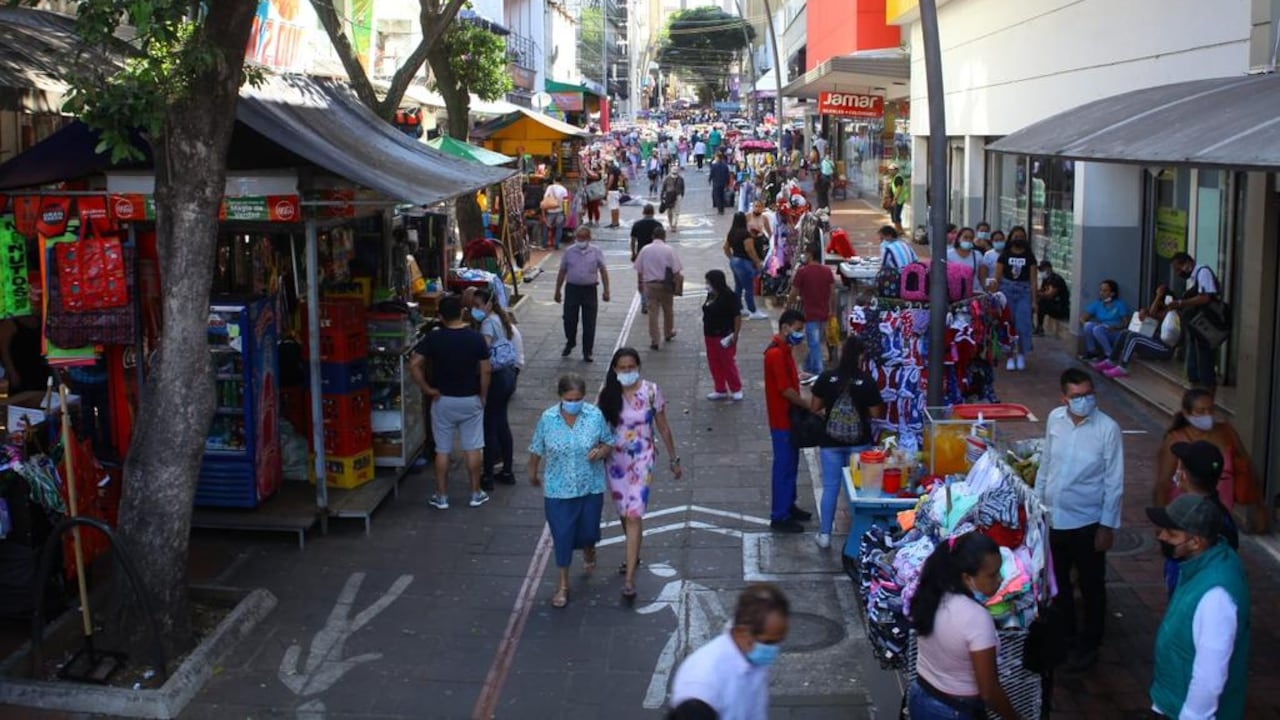 Ochos años llevan trabajando en el centro de Bucaramanga.