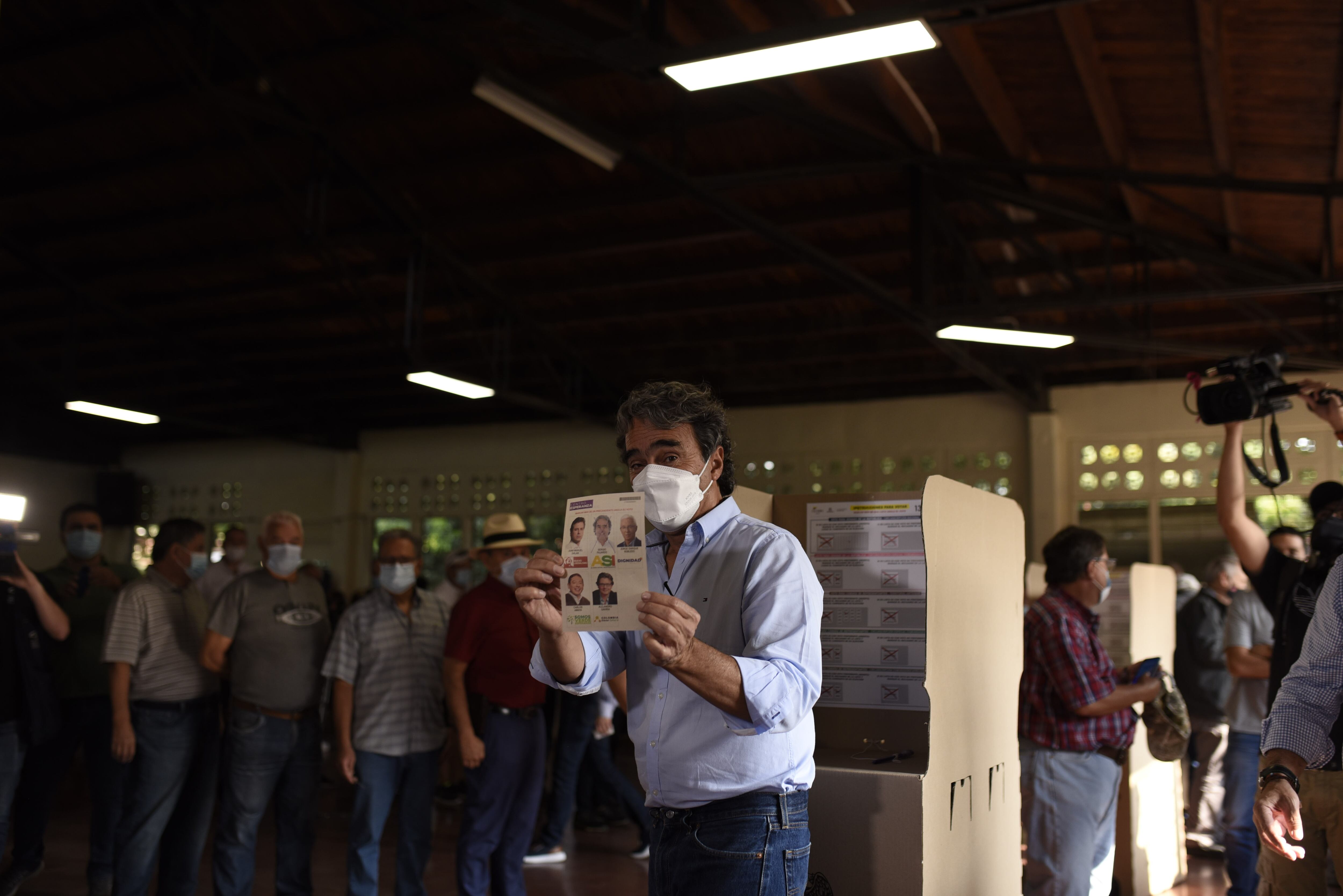 Voto Sergio Fajardo vota