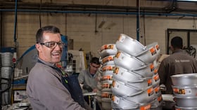 Desde las plantas de producción de Imusa, cerca de 1.500 colaboradores trabajan junto con una red de más de 600 proveedores nacionales.
