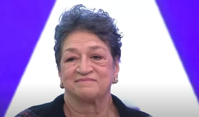 La actriz Vicky Hernández fue homenajeada en La Red por los años de trabajo en la televisión nacional.