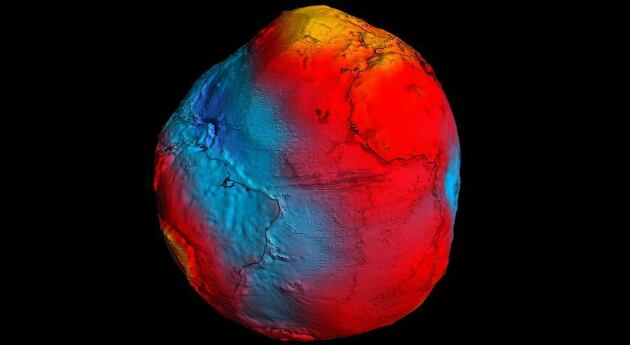 El planeta presenta ligeras ondulaciones que alteran sutilmente la fuerza de gravedad.