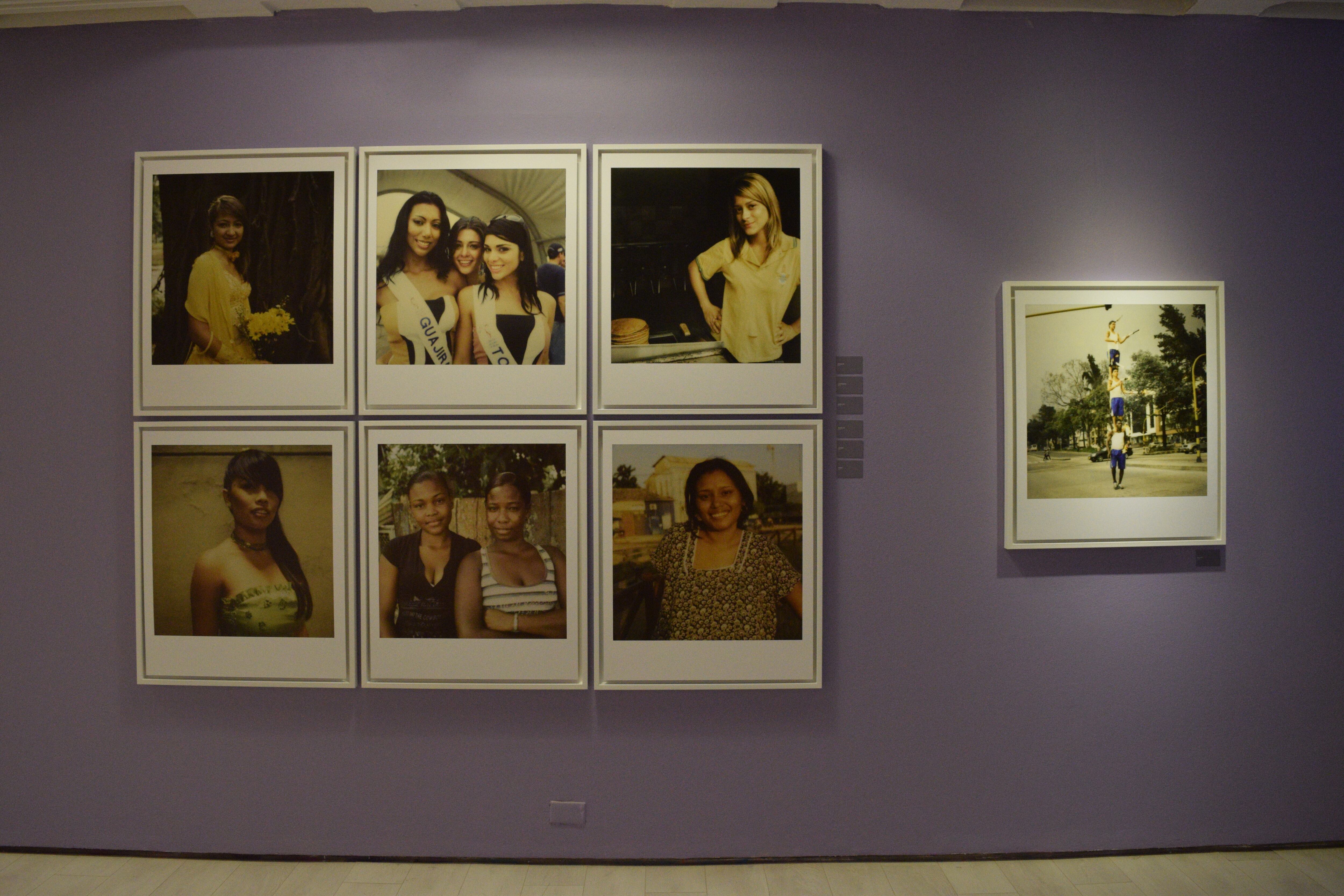 “No dar papaya” tiene más de 200 fotografías, de las cuales solo se ampliaron 60 y se están exponiendo 30.