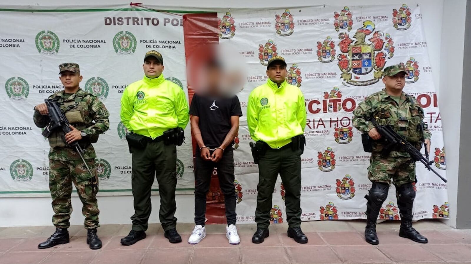 El crimen habría sido perpetrado por cuatro personas, solo una ha sido capturada.