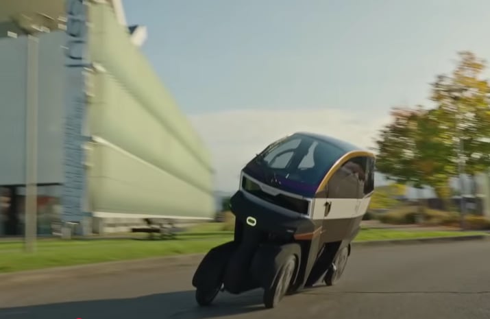 Este vehículo de AEMotion será eléctrico y podrá inclinarse, como una moto, un total de 35grados