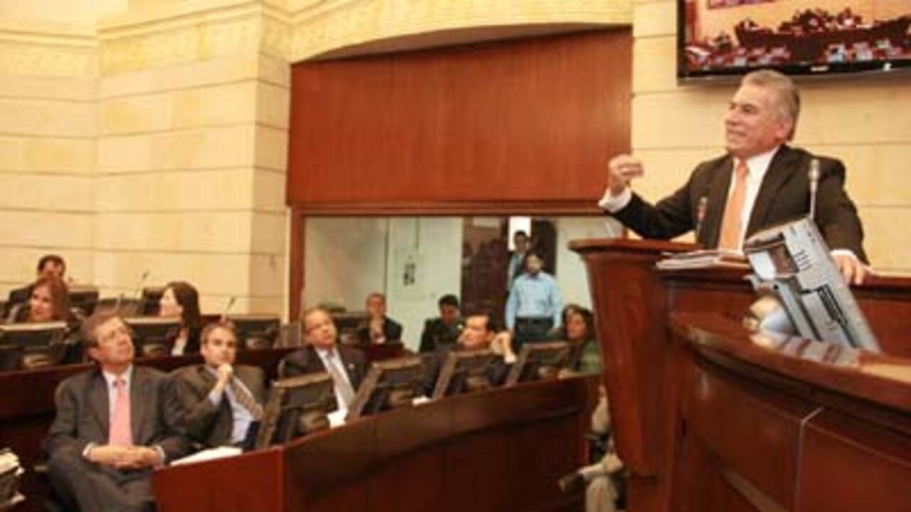 Jesús Ignacio García (Partido Liberal) fue el ponente del proyecto y quien dirigió el debate en el que se aprobaron 14 de los 32 artículos.