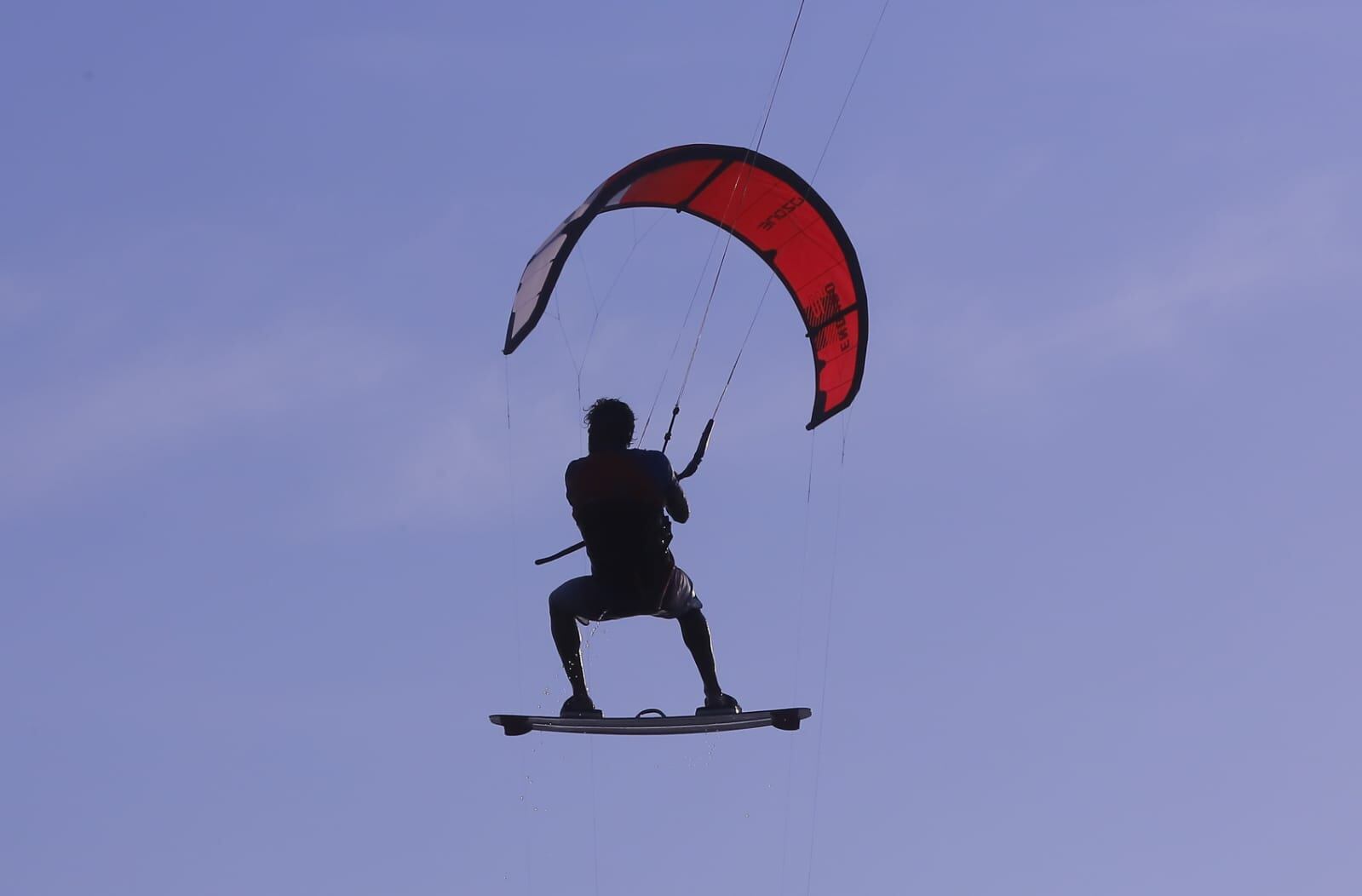 En el primer día del Mundial de Kitesurf 2023, el turno fue para las damas