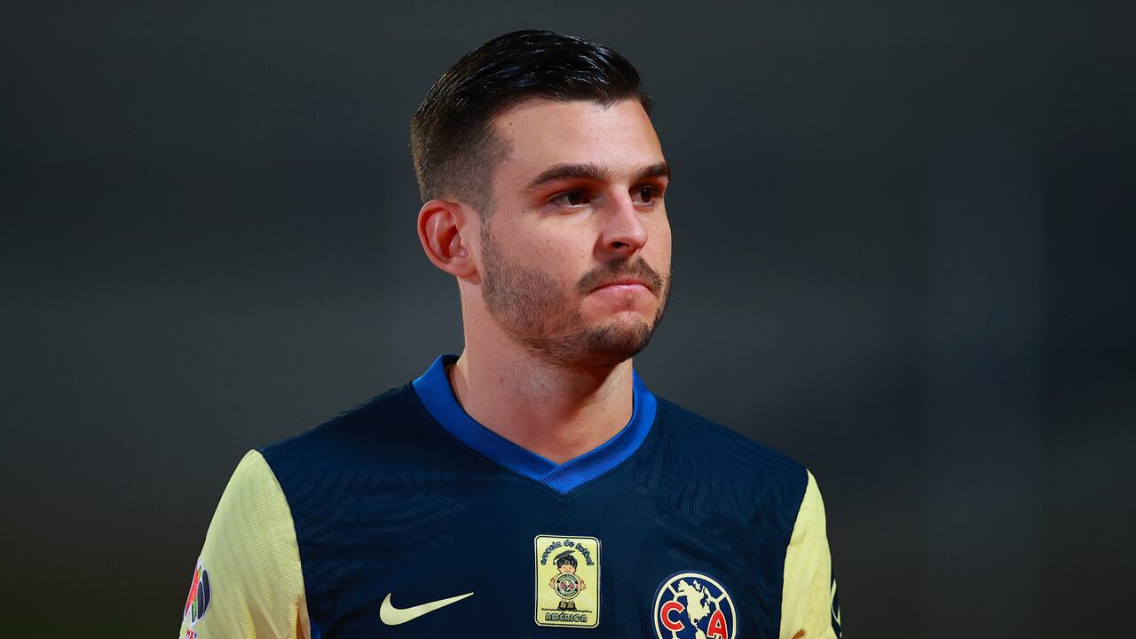 MEXICO CITY, MEXICO - MAY 02: Nicolas Benedetti #14 of America looks on during the 17th round match between Pumas UNAM and America as part of the Torneo Guard1anes 2021 Liga MX at Olimpico Universitario Stadium on May 02, 2021 in Mexico City, Mexico. (Photo by Hector Vivas/Getty Images)