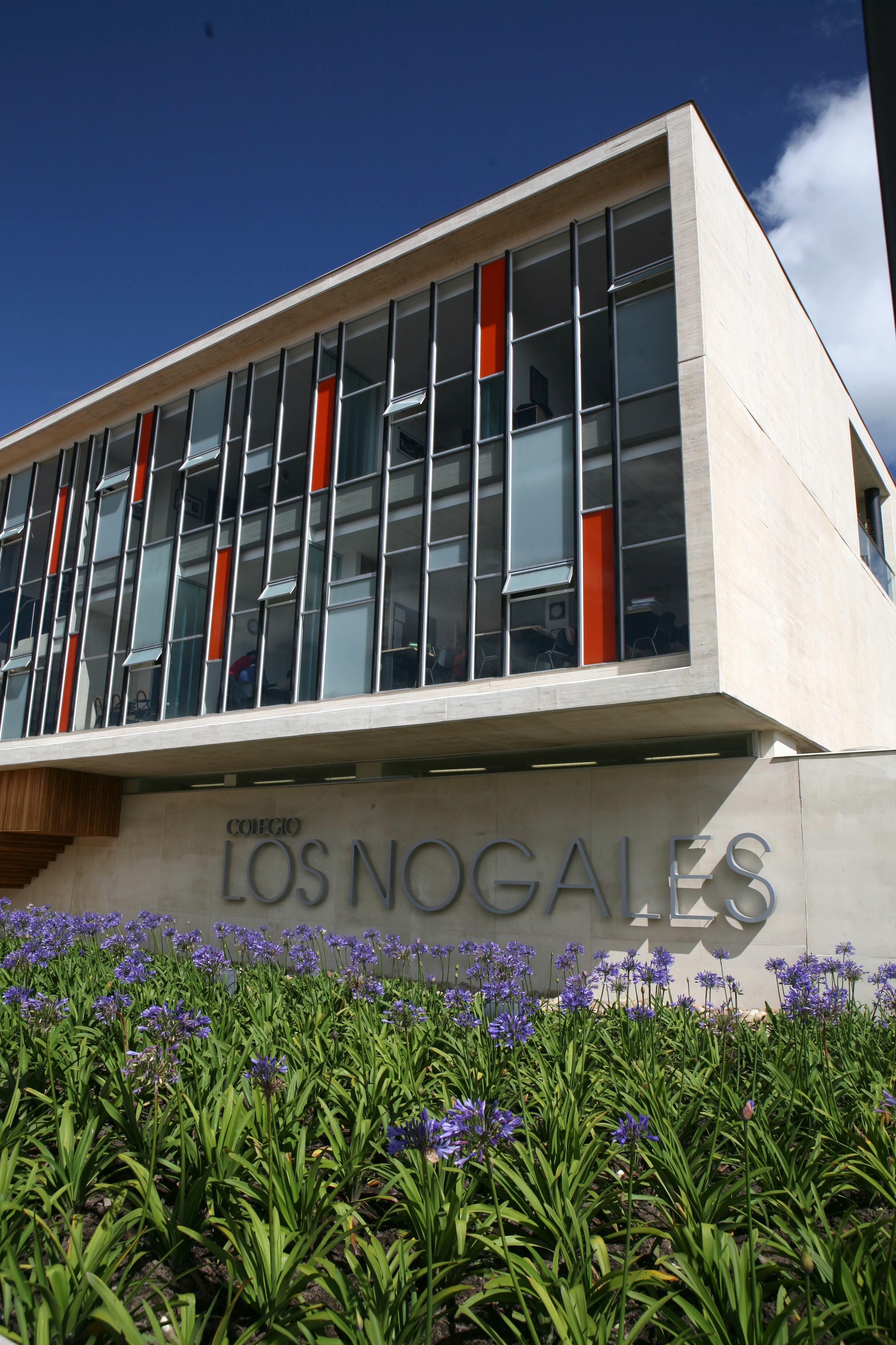 COLEGIO LOS NOGALES.