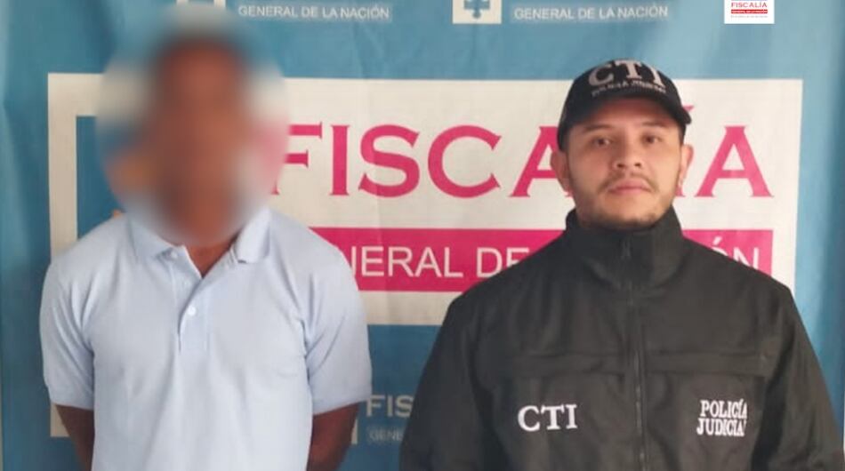 Capturan a auxiliar de la Policía por presunto abuso sexual.