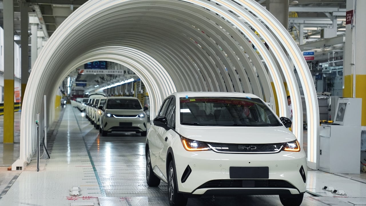 Fábrica de autos en China.