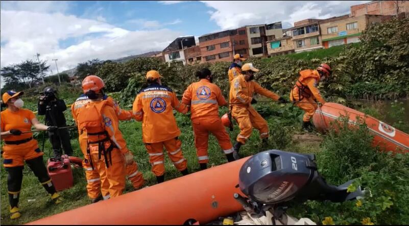 Con una draga buscan a Sara Sofía
