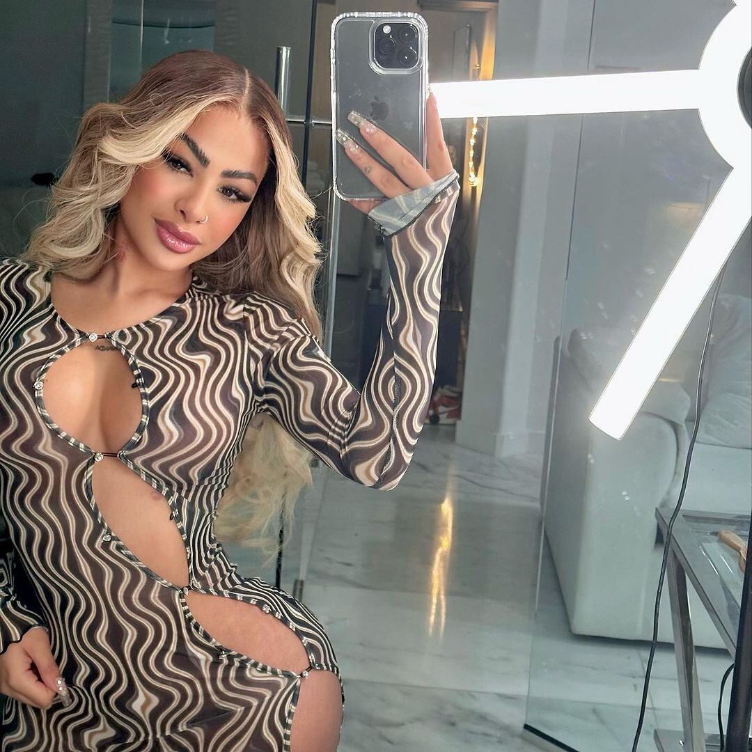 La cantante sorprendió con su nuevo tono de cabello