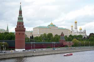 Una vista del Kremlin de Moscú en Moscú, Rusia, el miércoles 3 de mayo de 2023. Las autoridades rusas acusaron a Ucrania de intentar atacar el Kremlin con dos drones durante la noche. El Kremlin denunció el miércoles el supuesto intento de ataque como un "acto terrorista" y dijo que las fuerzas militares y de seguridad rusas desactivaron los drones antes de que pudieran atacar. (AP Photo)