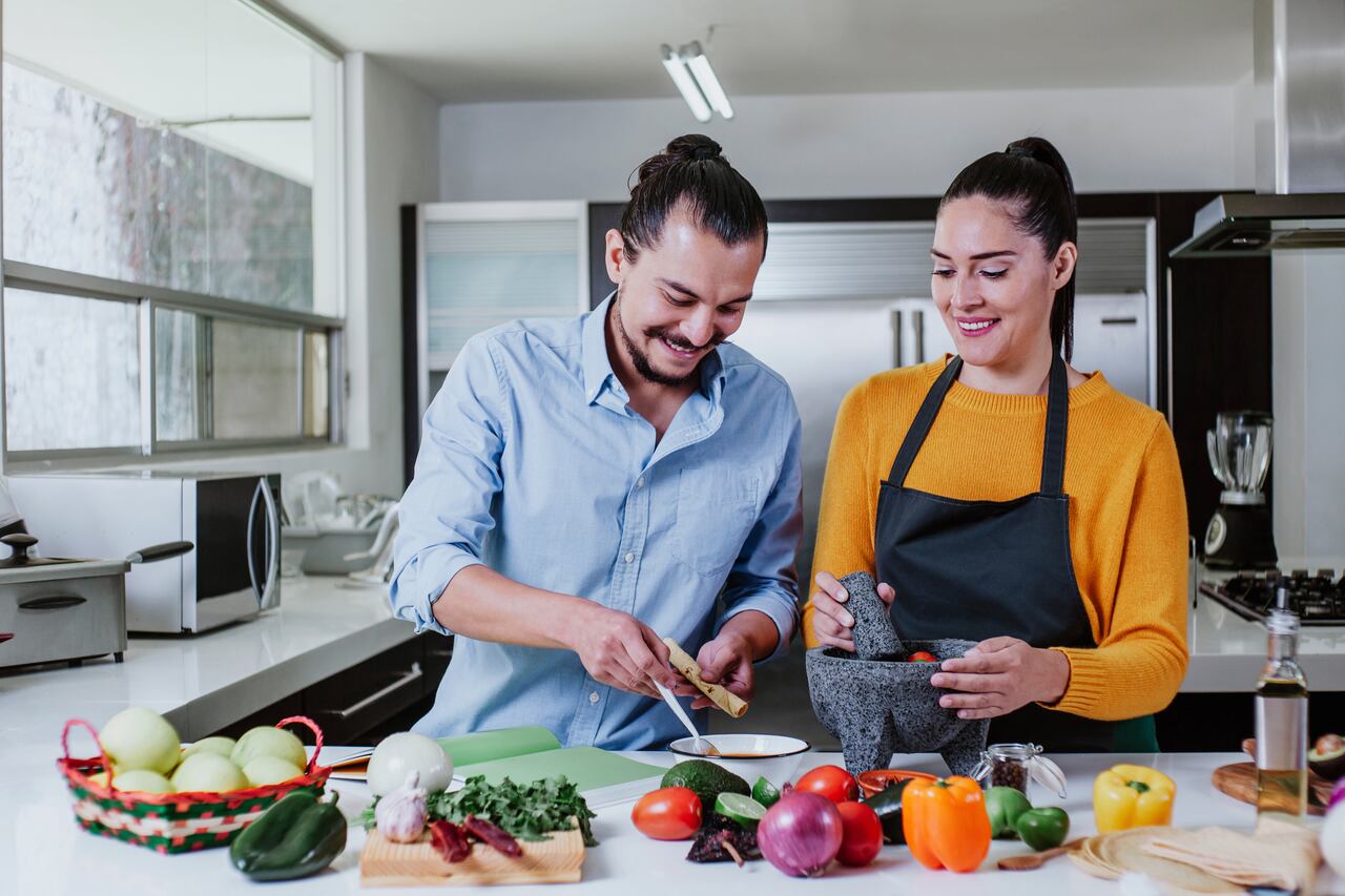 El 47% de los veganos consume más verduras, frutas, proteínas, patatas, productos integrales, aceites y grasas vegetales, y cocinan con ingredientes frescos.