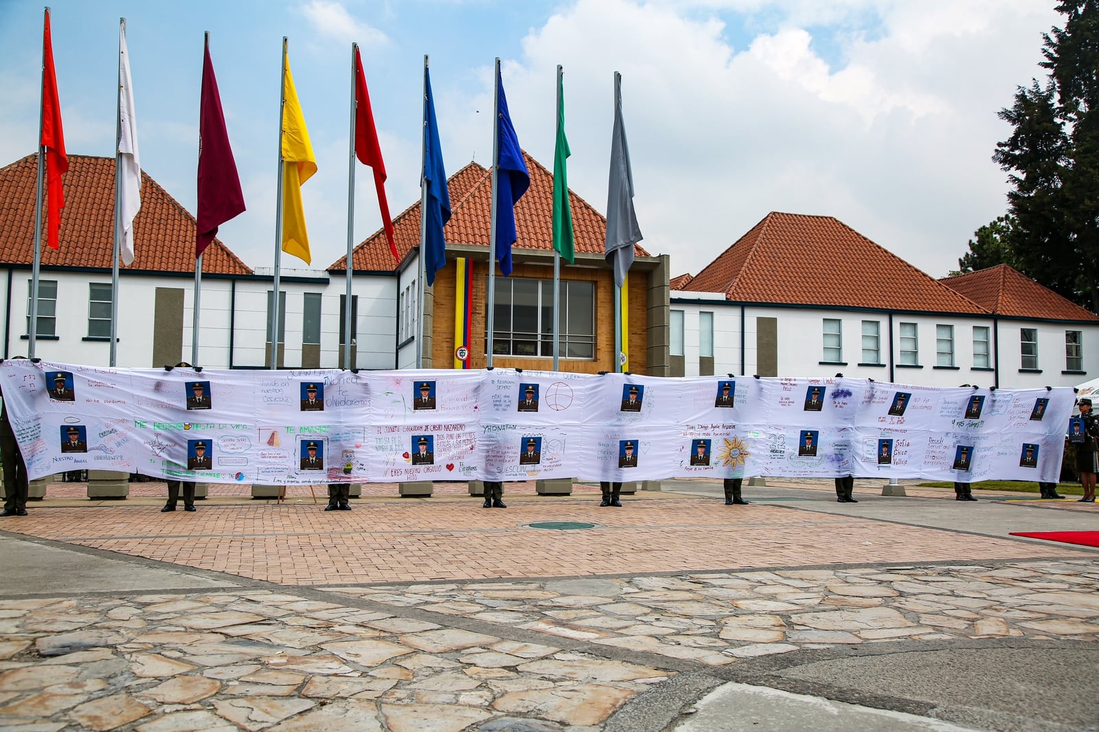 Homenaje a los 22 cadetes asesinados por el ELN hace cuatro años en el atentado a la Escuela de Policía General Santander.