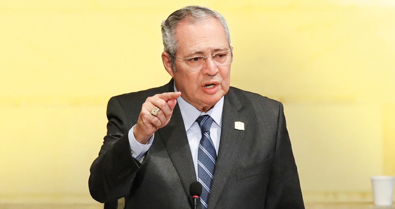 El expresidente del Senado Iván Name habría recibido 3.000 millones de pesos, de manos de la exconsejera Sandra Ortiz.