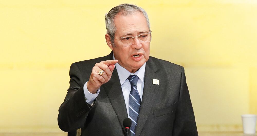  El expresidente del Senado Iván Name habría recibido 3.000 millones de pesos, de manos de la exconsejera Sandra Ortiz.