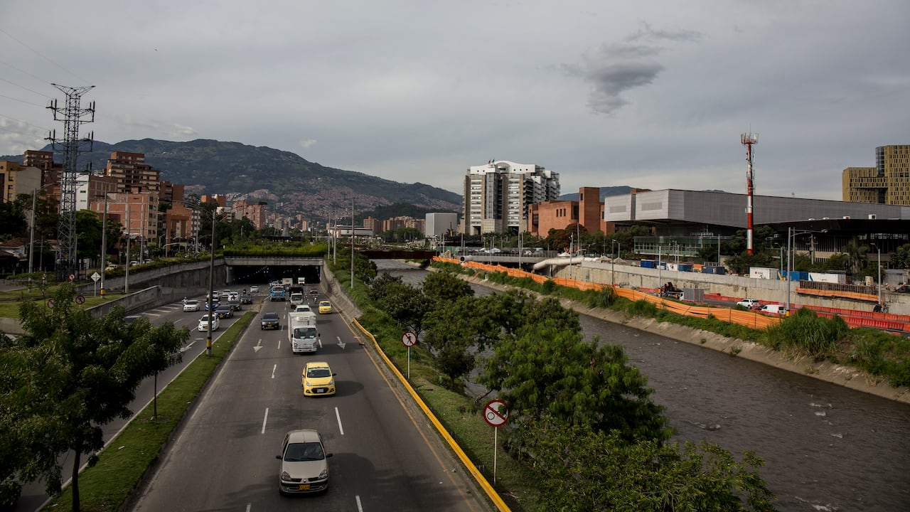 En Medellín se conservarán excepciones como la restricción completa de la movilidad desde el 15 de abril a partir de las 8:00 p. m. hasta el lunes 19 de abril.