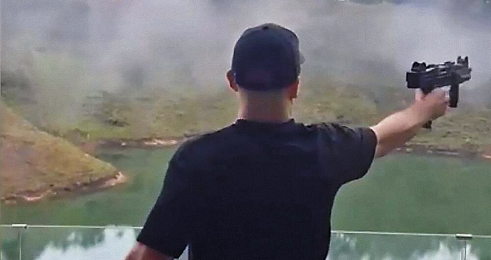 Supuestamente, las armas de fuego las habría facilitado La Terraza, una poderosa organización que controla el crimen en más de seis comunas de la capital de Antioquia.